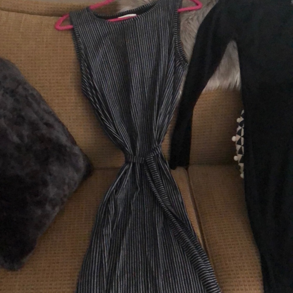 Black white stripped sleeveless midi dress very comfy like new tie waist